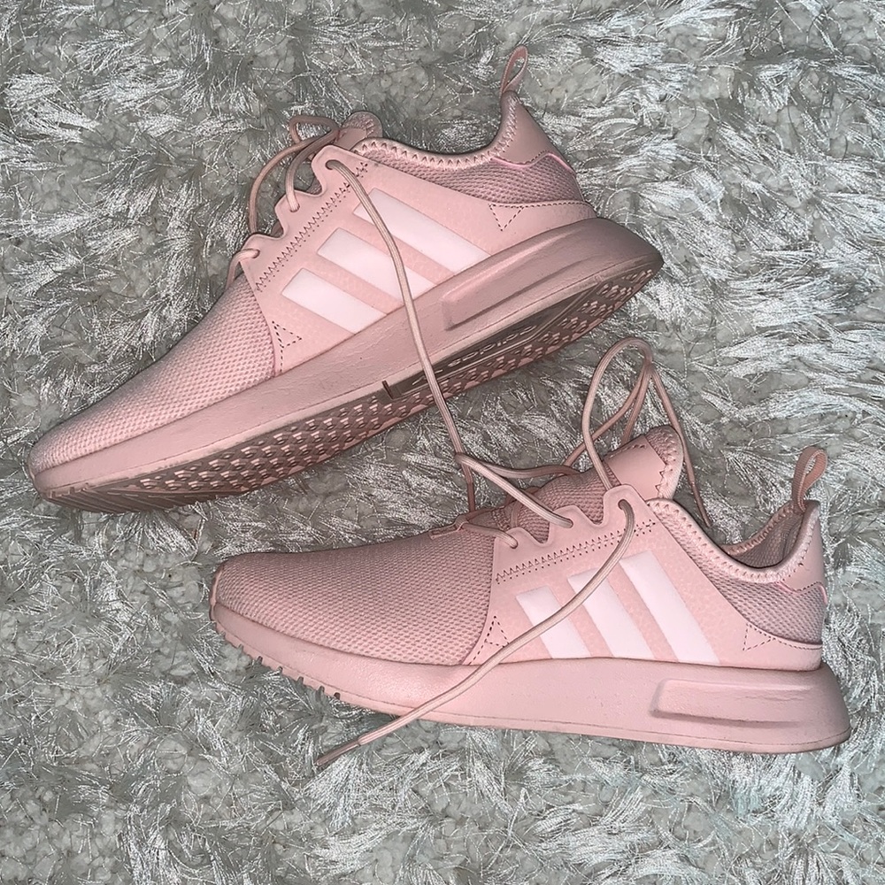 Adidas Sneakers